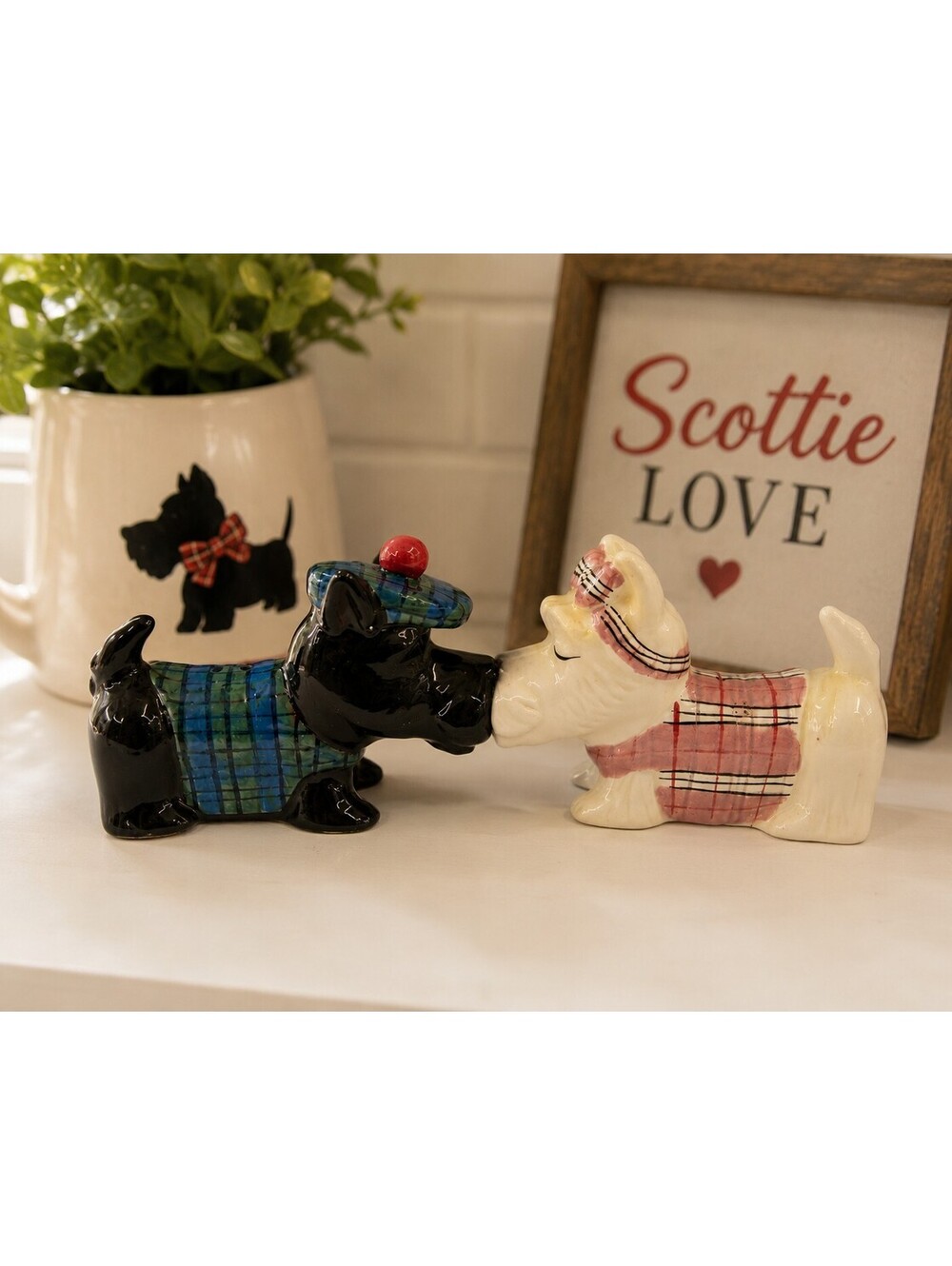 Westland Scottie Dog Magnetic Kissing Salt Pepper Shakers Tartan Plaid